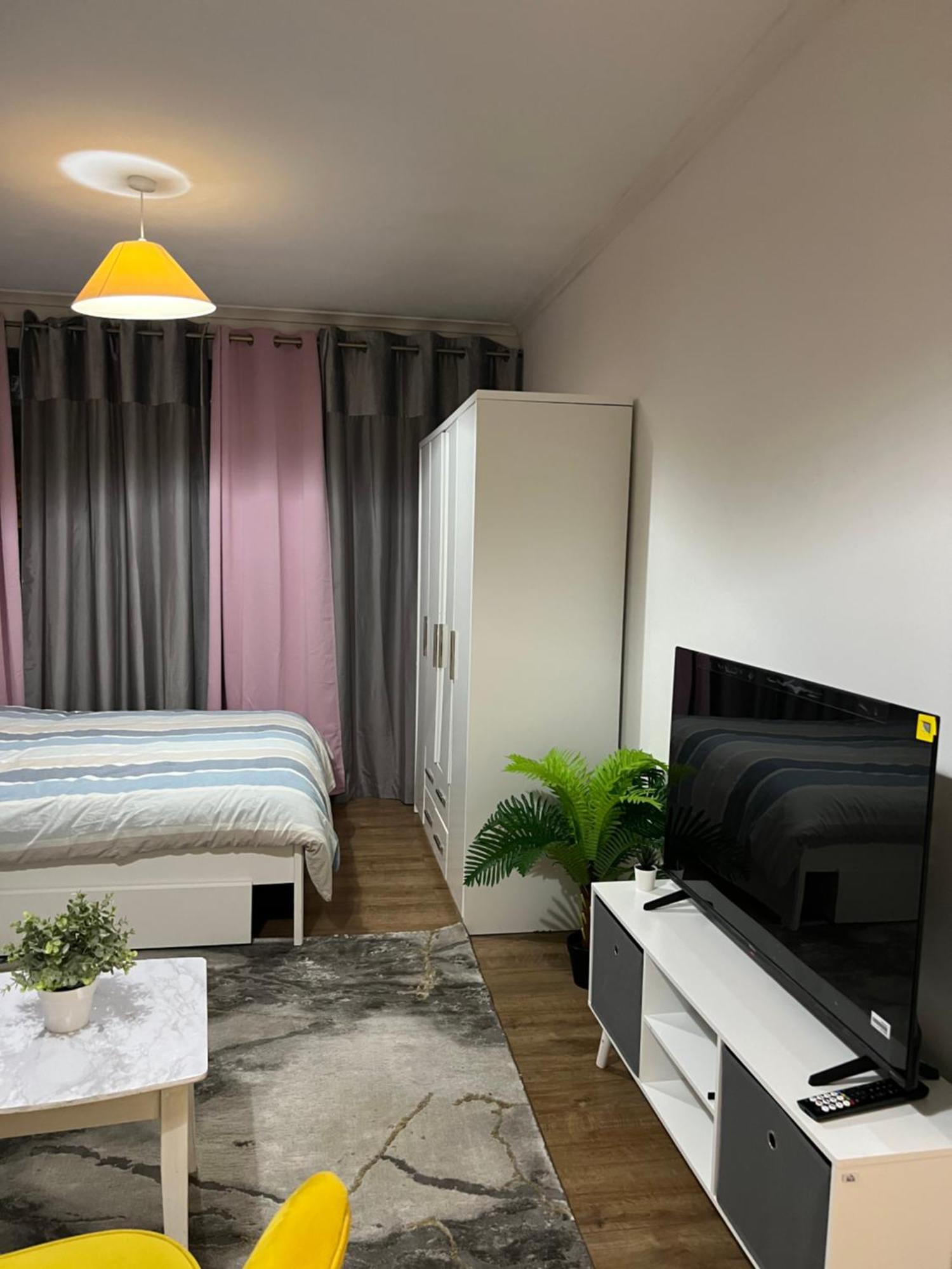 Spacious Near The Center * London