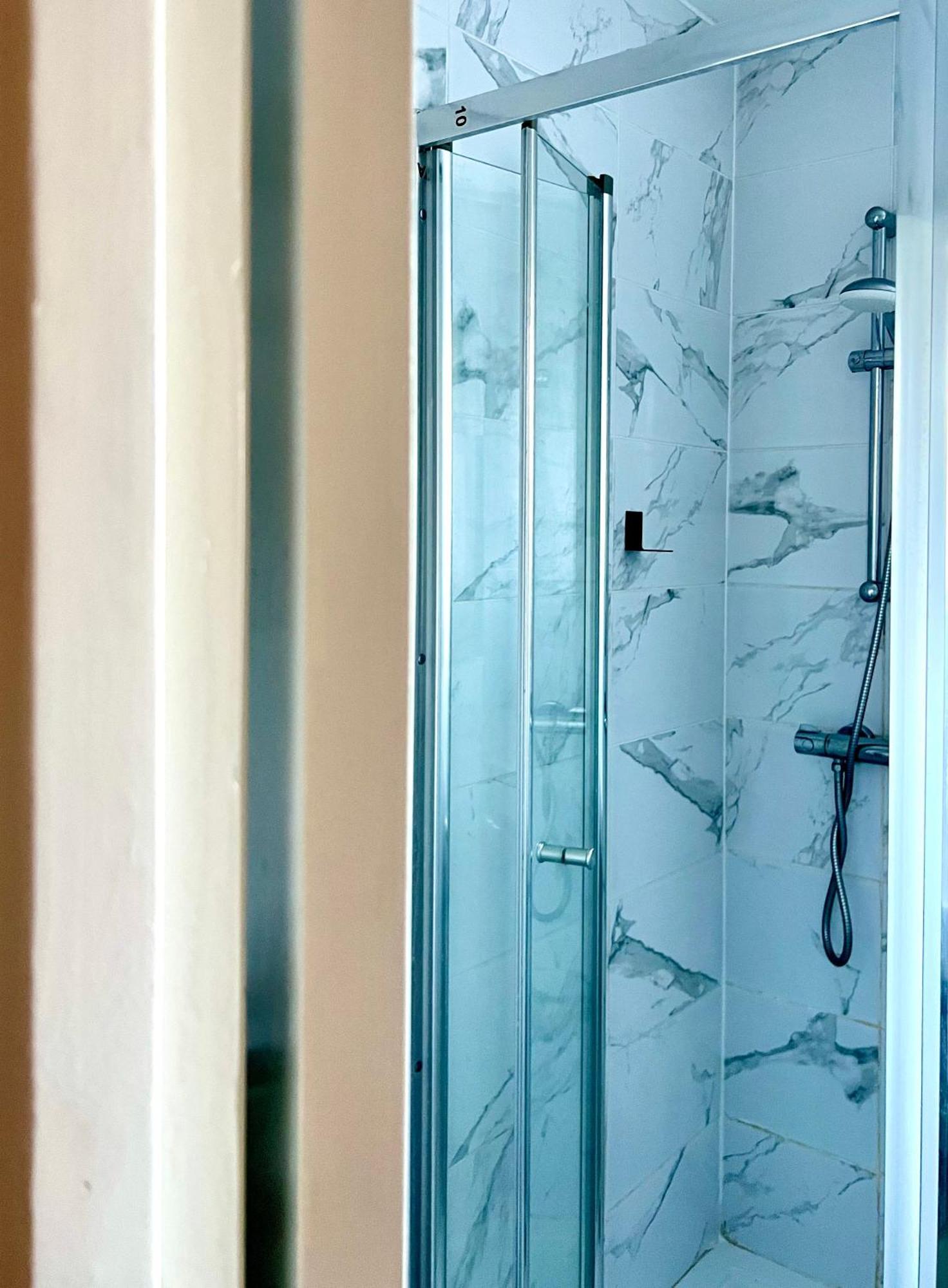 Homestay Spacious Near The Center London